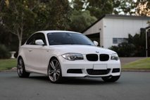 BMW V8 1 Series Image